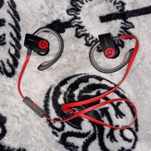 Power Beats Bluetooth Earbuds